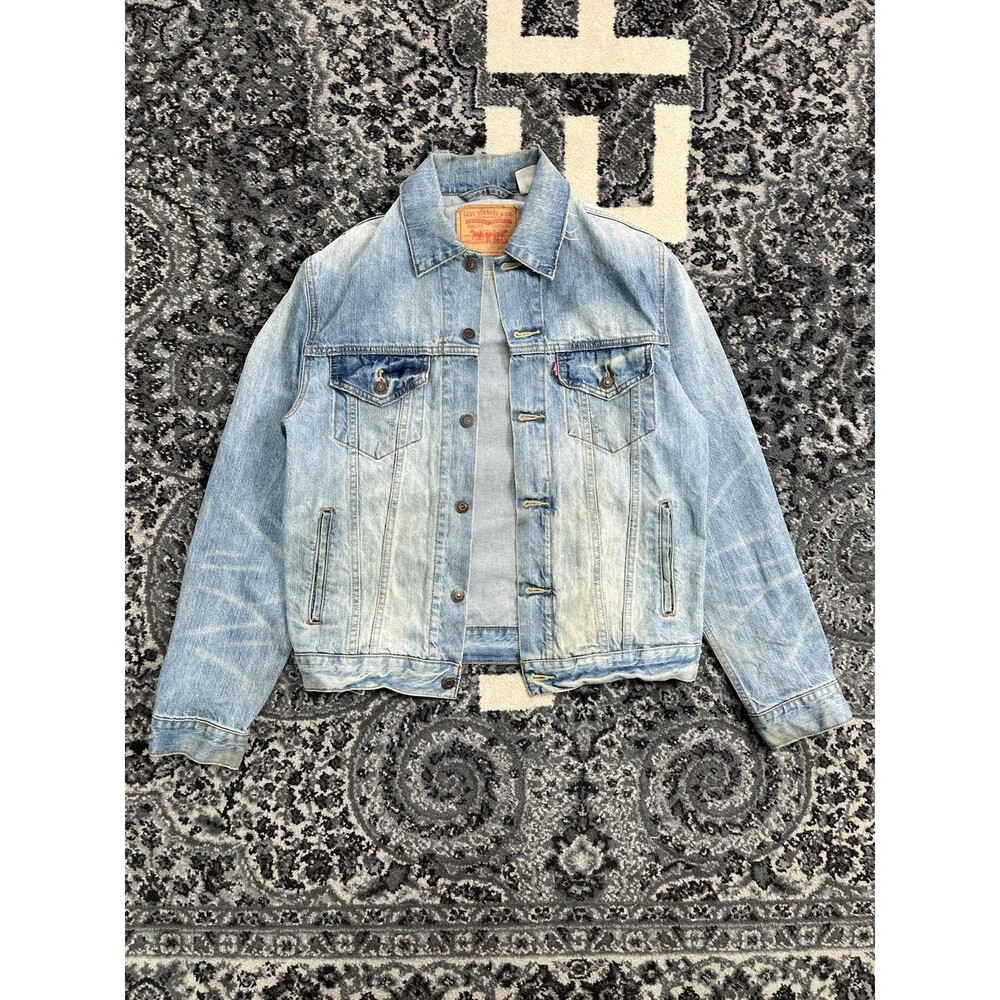 Vintage Y2K Levi's Trucker Distressed Denim Jean Jacket Size Medium Light Blue